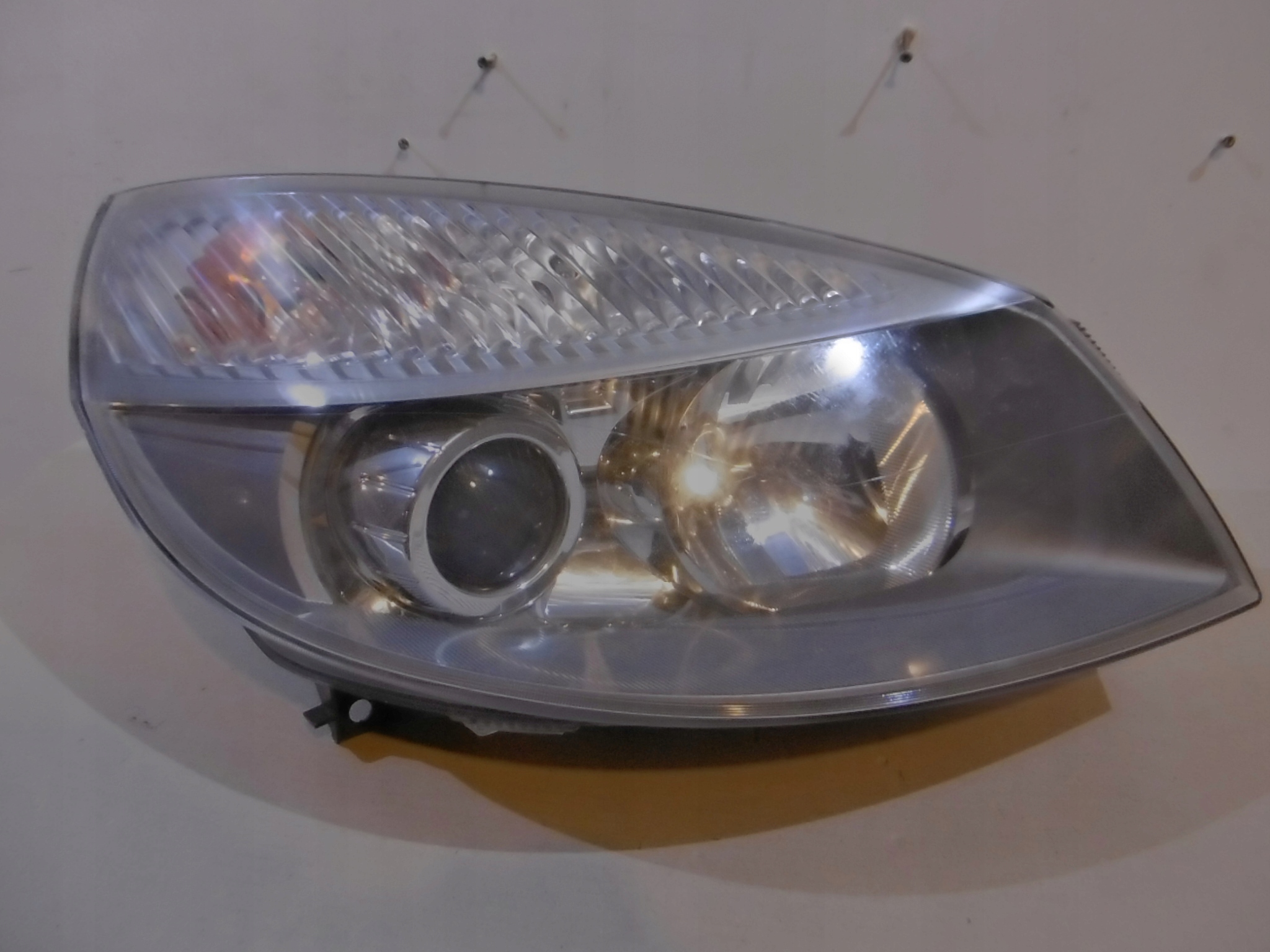 Reflektor Xenon Prawy Lampa Renault Scenic II 03 7207589563