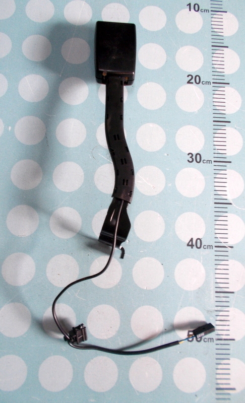 VW GOLF V PRAWA ZAPIĘCIE PASA ZAPINKA 1K4857756K Producent części Volkswagen OE