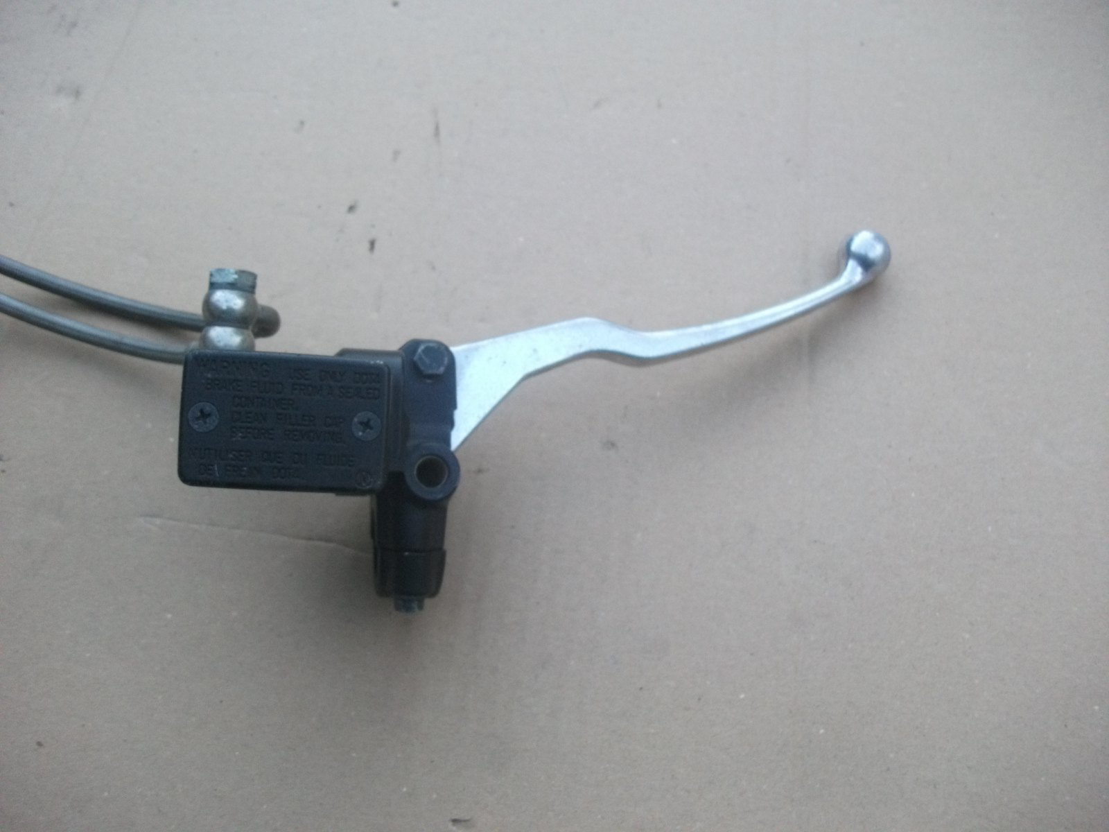 PEUGEOT SATELS 400 ГАЛЬМІВНИЙ НАСОС ПЕРЕДНІЙ ПРАВИЙ