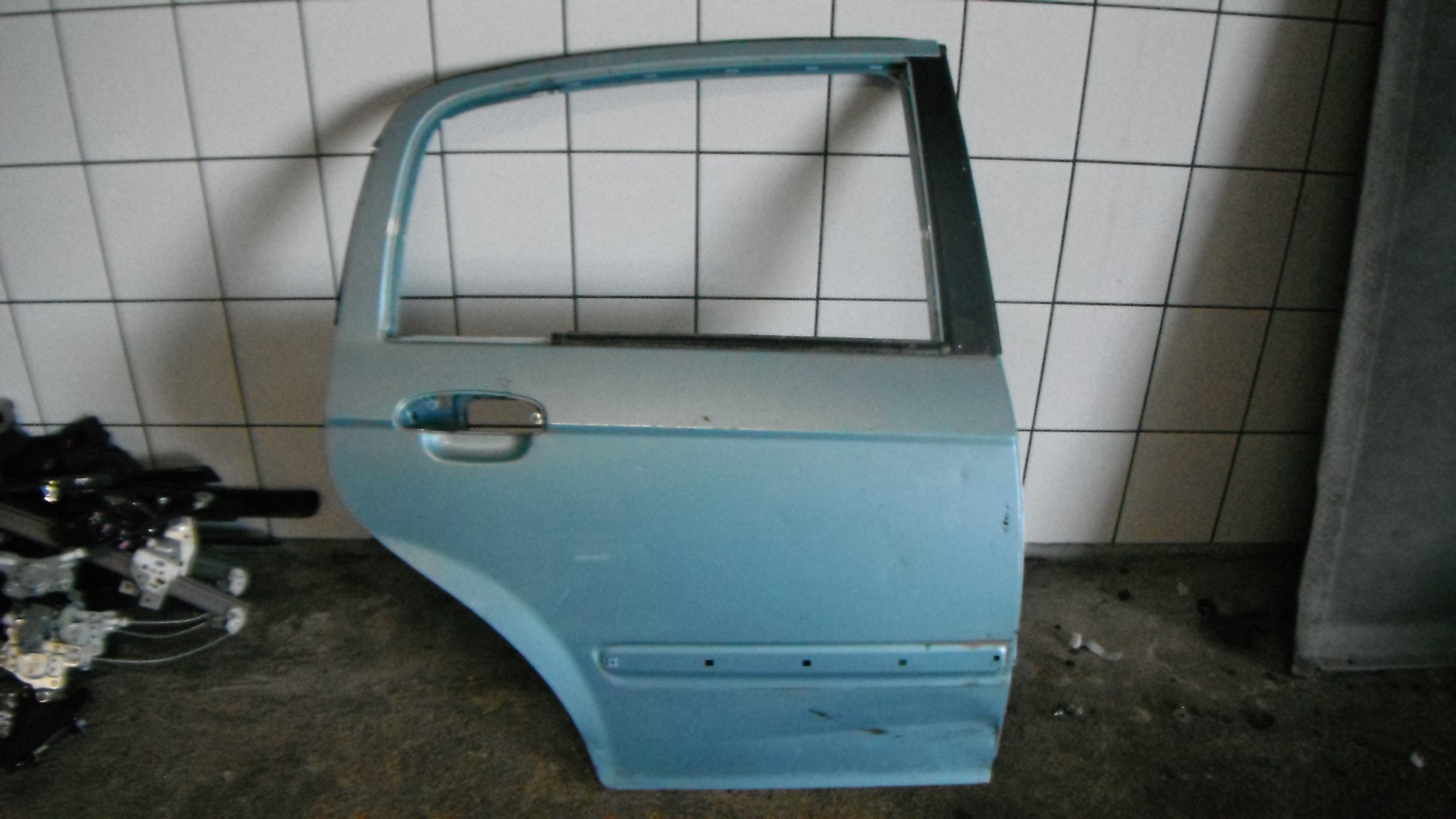 HYUNDAI GETZ 02-10 DRZWI PRAWE TYLNE TYŁ