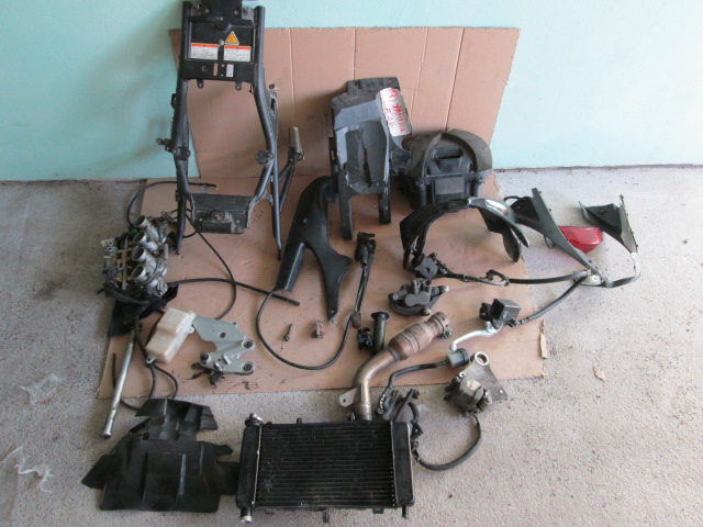 ЗАДНІЙ СТЕЛАЖ YAMAHA FZ6 FAZER ЗАПЧАСТИНИ ХЛОДНИЦА ПОЛЬКА