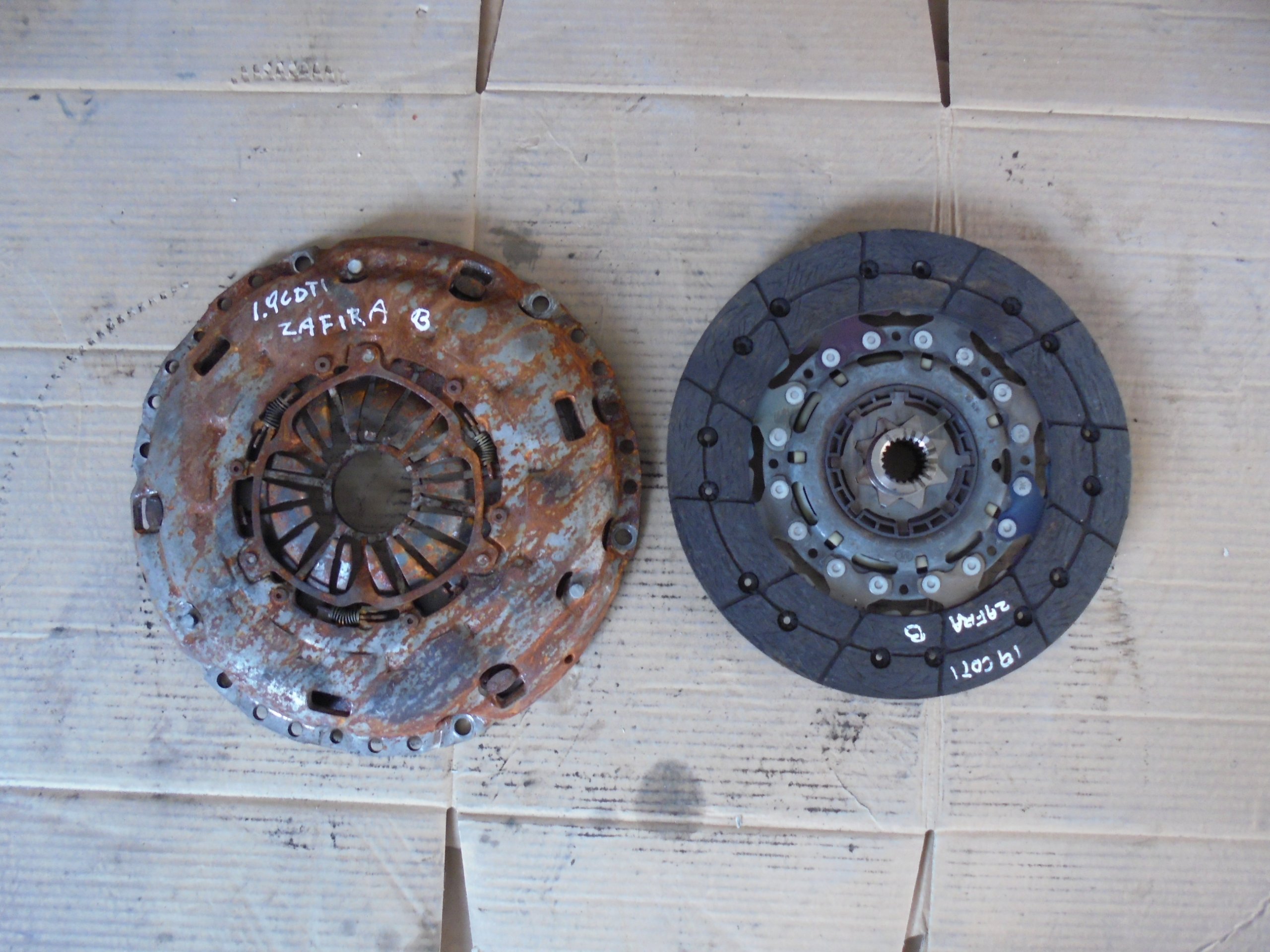 ДИСК ЗЧЕПЛЕННЯ ЗАТИСК 324039410 ZAFIRA B 1.9 CDTI
