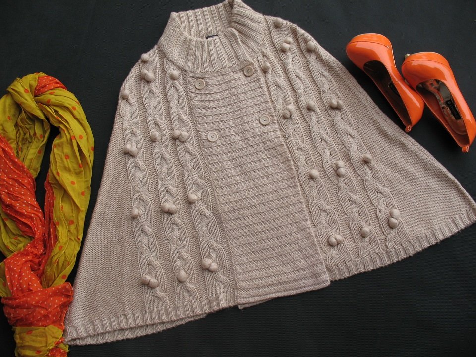 F&F__BEŻOWE PONCZO 38