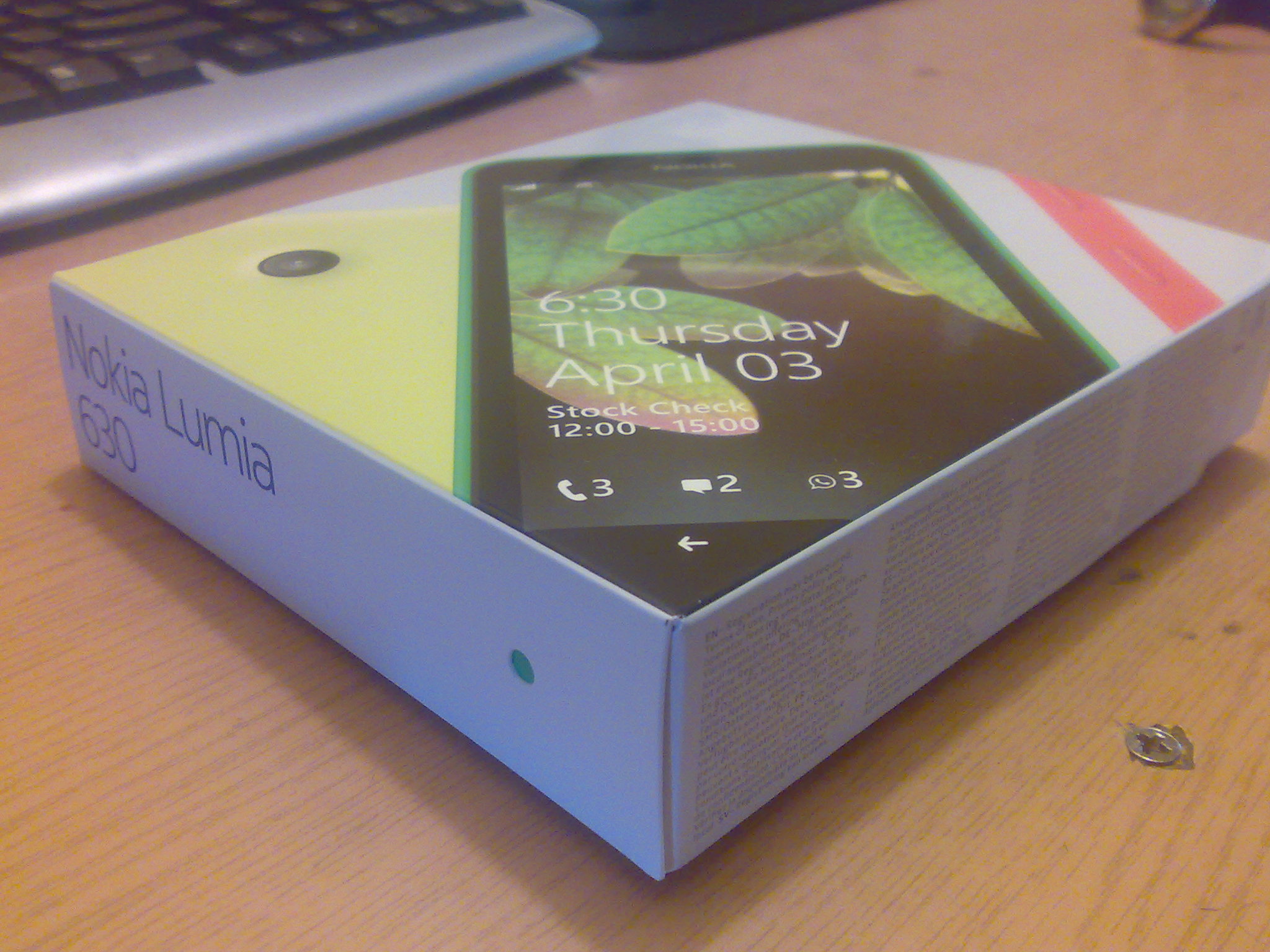 Nokia LUMIA 630 4 цвета глубина продукта 9 мм