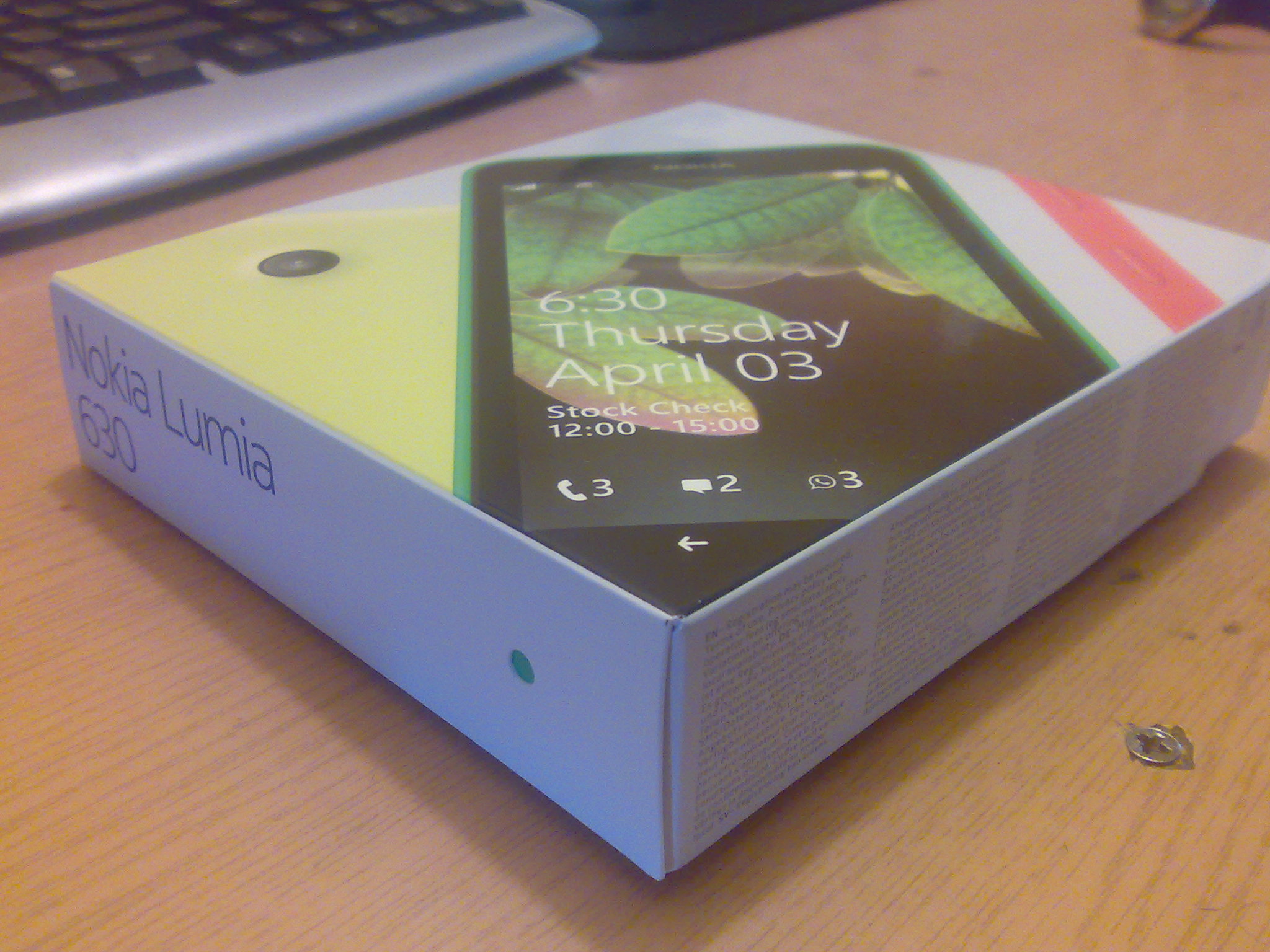 Nokia LUMIA 630 4 кольори глибина продукту 9 мм