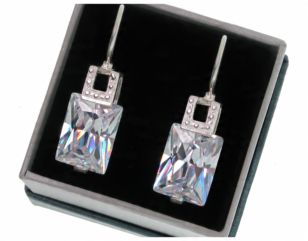 

Eleganckie Kolczyki Cyrkonia 16x12mm Bigiel pr 925