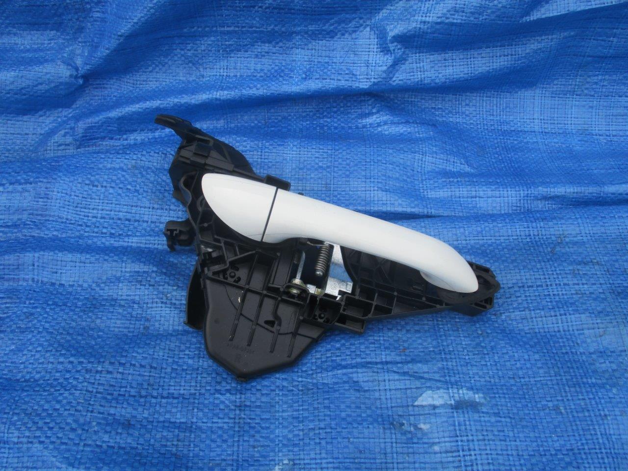 A1647601834 - Правая передняя дверная ручка MERCEDES GL ML W164 C650