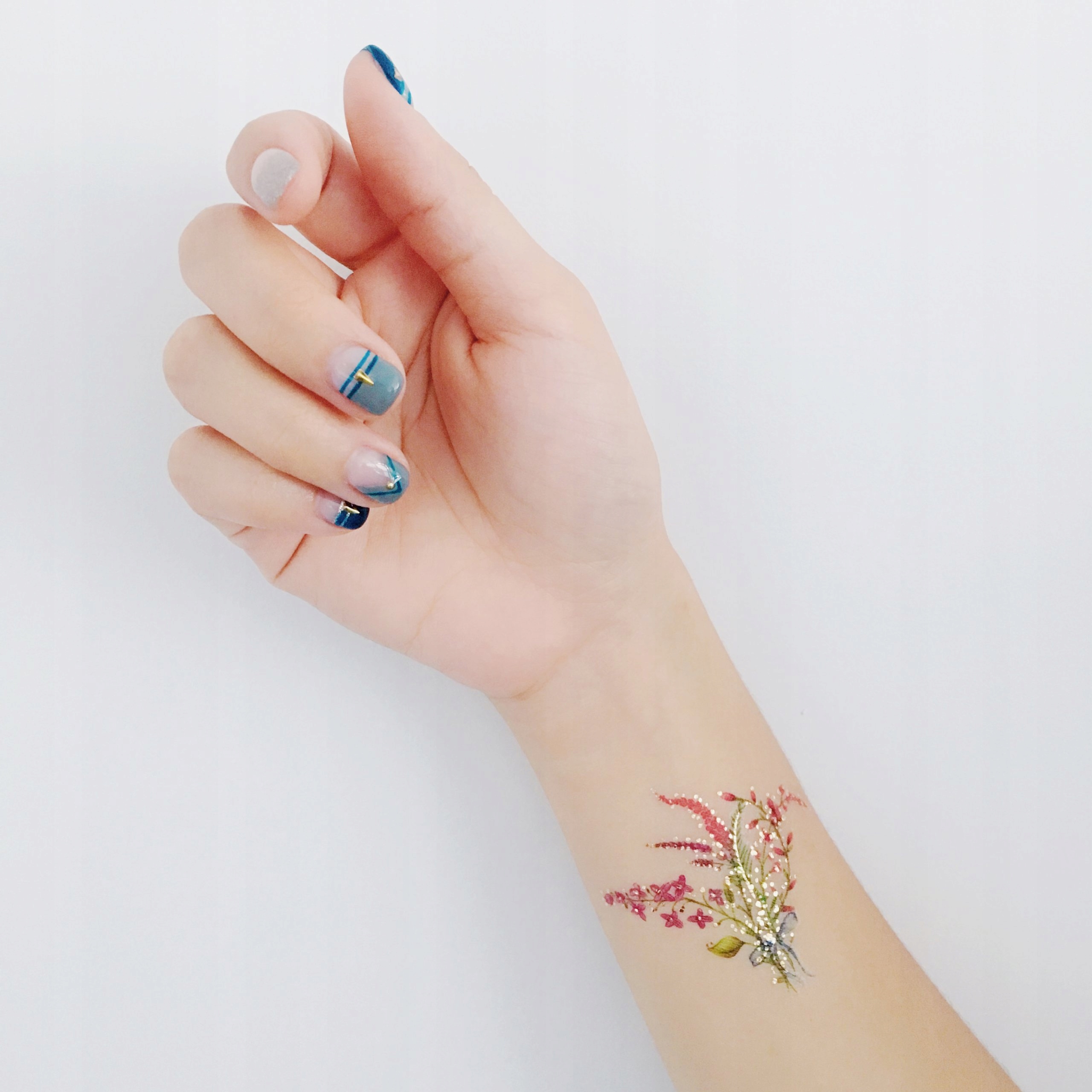 Tatuaż mini bukiet dla dzieci zmywalny Paperself