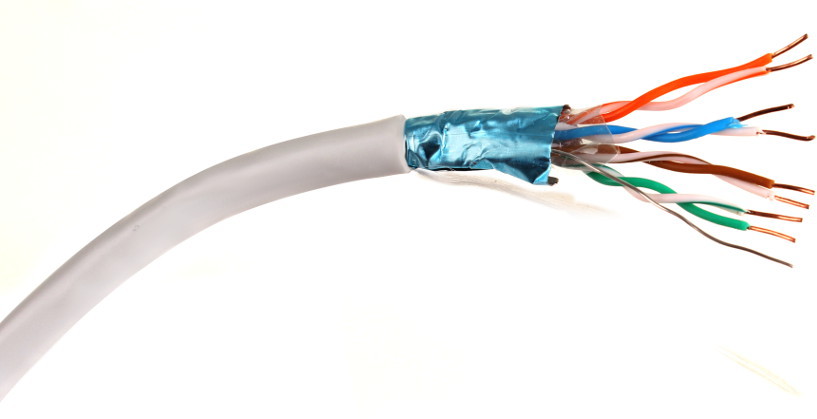 Кабель экранированный ftp cat 5e. Cat5e Ethernet кабель экранированный. F/UTP Cat 6e и Cat 6. Заземлить UTP cat6. Заземление витой пары FTP.