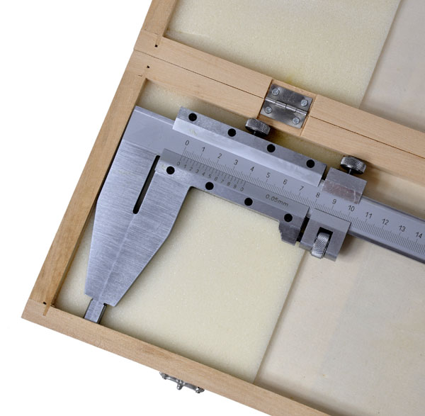 PRECYZYJNA SUWMIARKA 0-600mm 0,05mm JEDNOSZCZĘKOWA Waga produktu z opakowaniem jednostkowym 2.1 kg