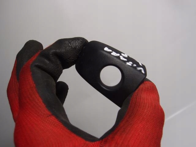 KLAMKA DRZWI LEWY PRZÓD VITARA III 2017r Kolor czarny