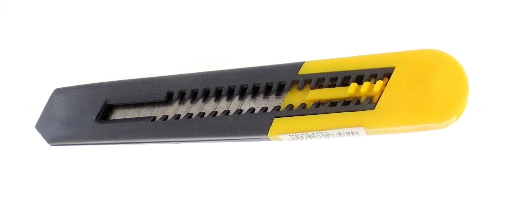 

Nóż Nożyk Do Tapet Łamany Przesuwny Solidny 18mm