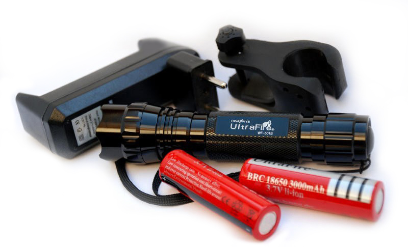 

Latarka Ultrafire XM-L2 U2 led 2 aku akcesoria