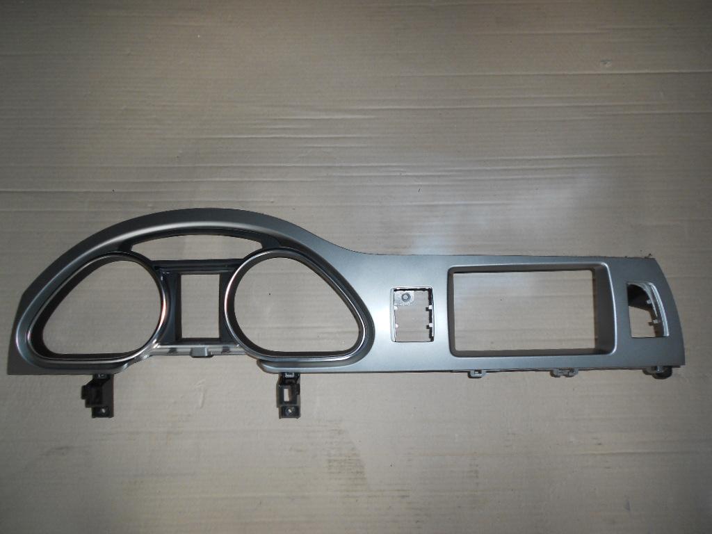 AUDI Q7 4L рамка часов счетчика