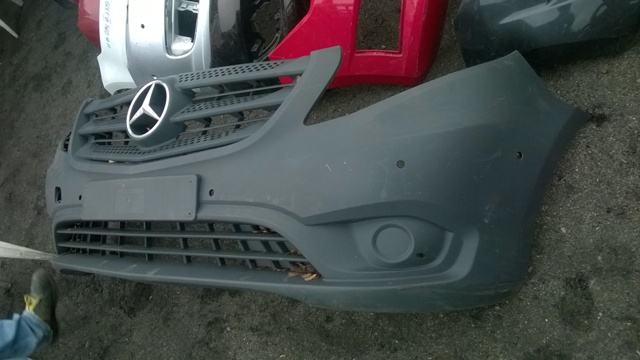 Mercedes VITO 2014 VIANO W-447 przedni zderzak