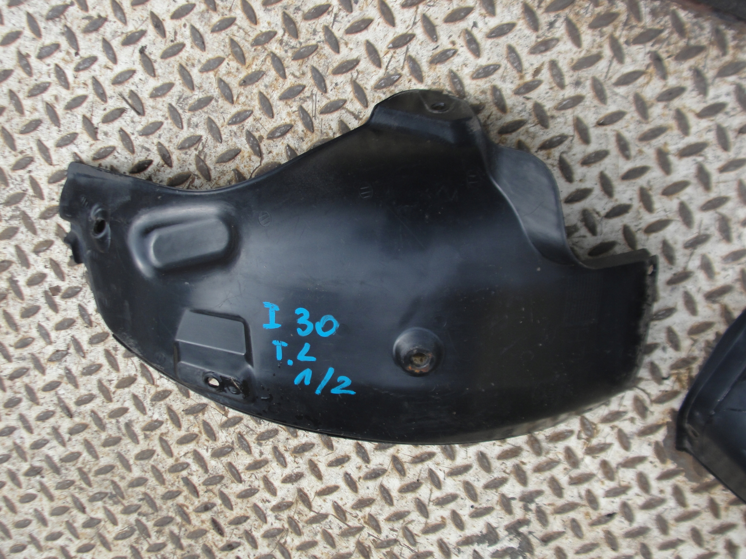 NADKOLE LEWE TYŁ HYUNDAI I30 07 08 09 86823-2L000