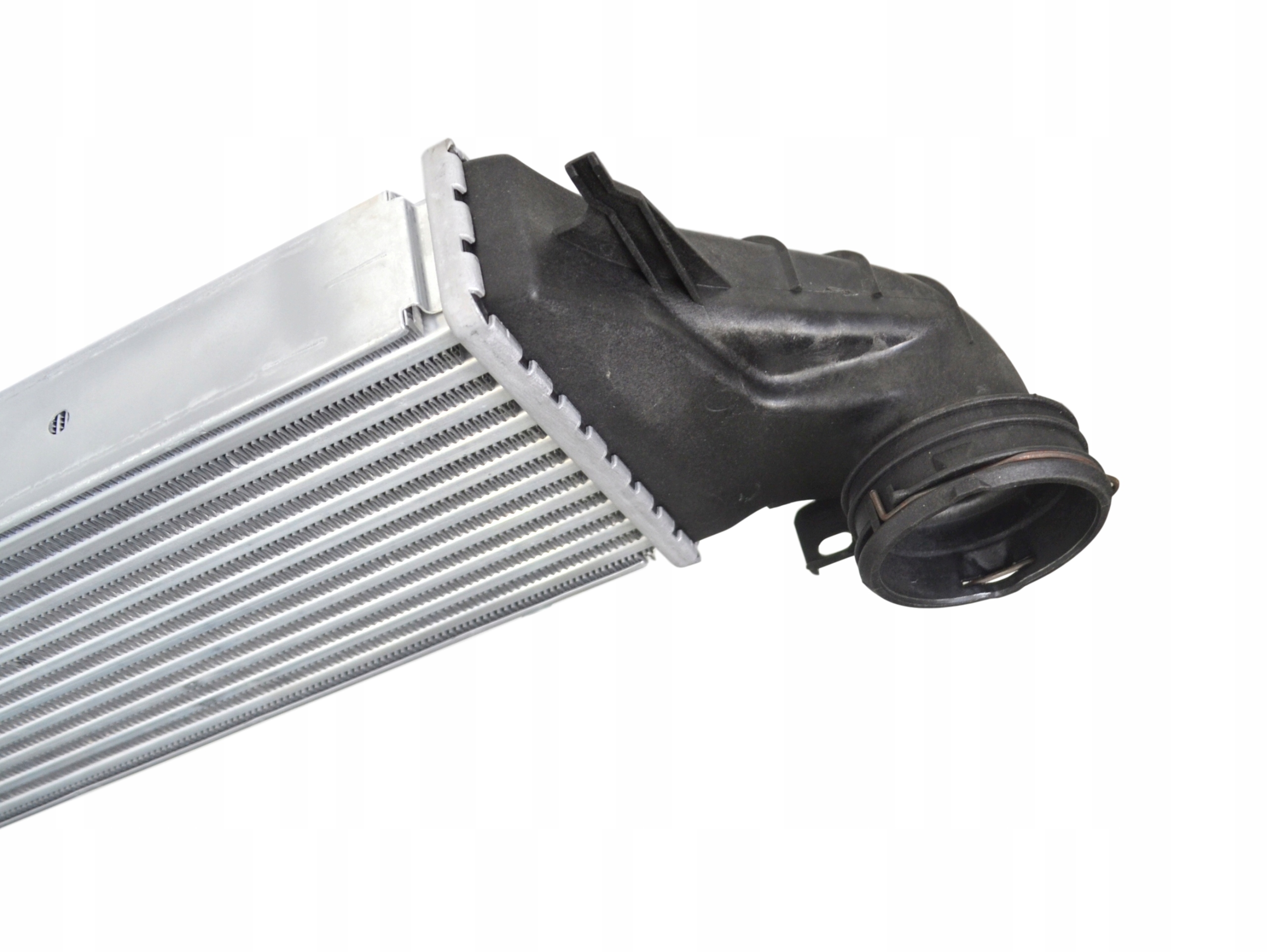 NOWA CHŁODNICA INTERCOOLER BMW X5 E53 03- ZŁĄCZKI Numer katalogowy części BM13038DC