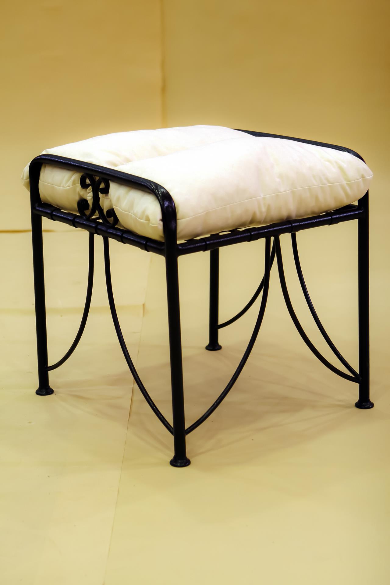 пуфик из металла своими руками