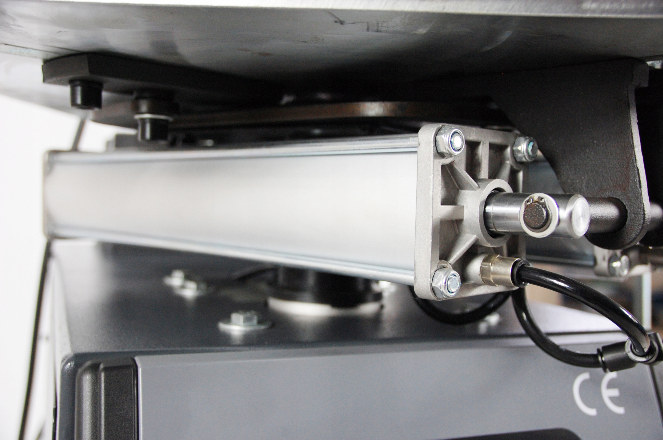 Монтажный станок T201 . 2VR + балансировочный станок B201L