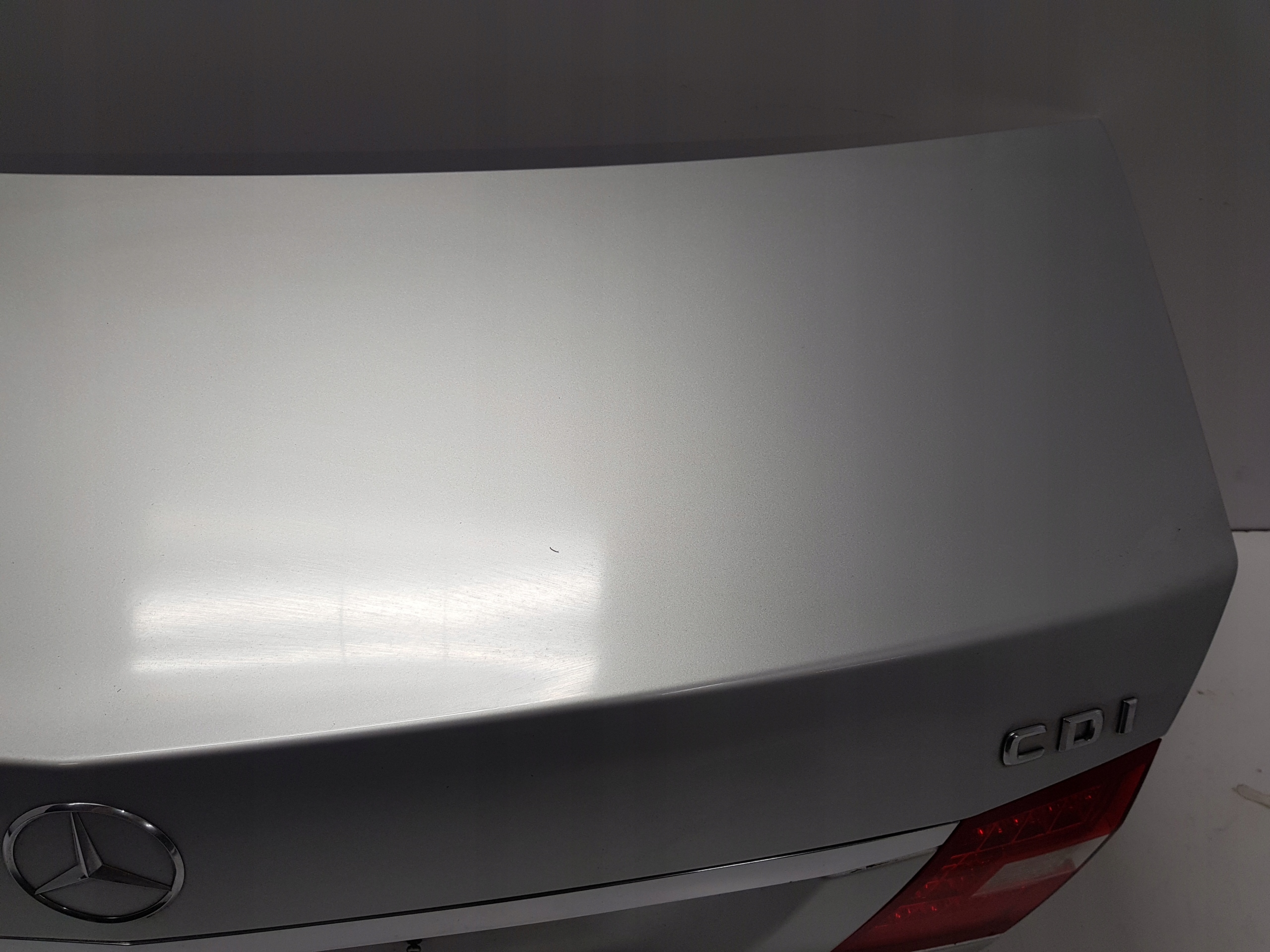 MERCEDES W212 SEDAN KLAPA BAGAŻNIKA 775 Producent części Mercedes-Benz OE