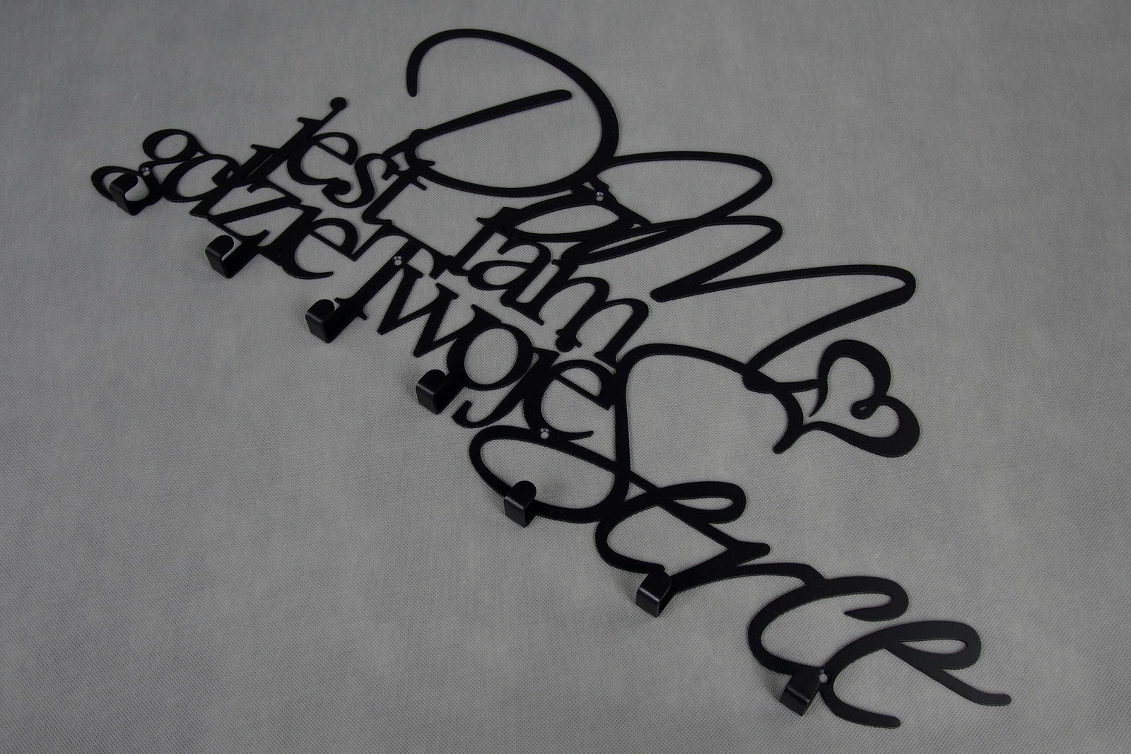 Wieszak ścienny na ubrania Bestseller z sentencją Marka Inny producent