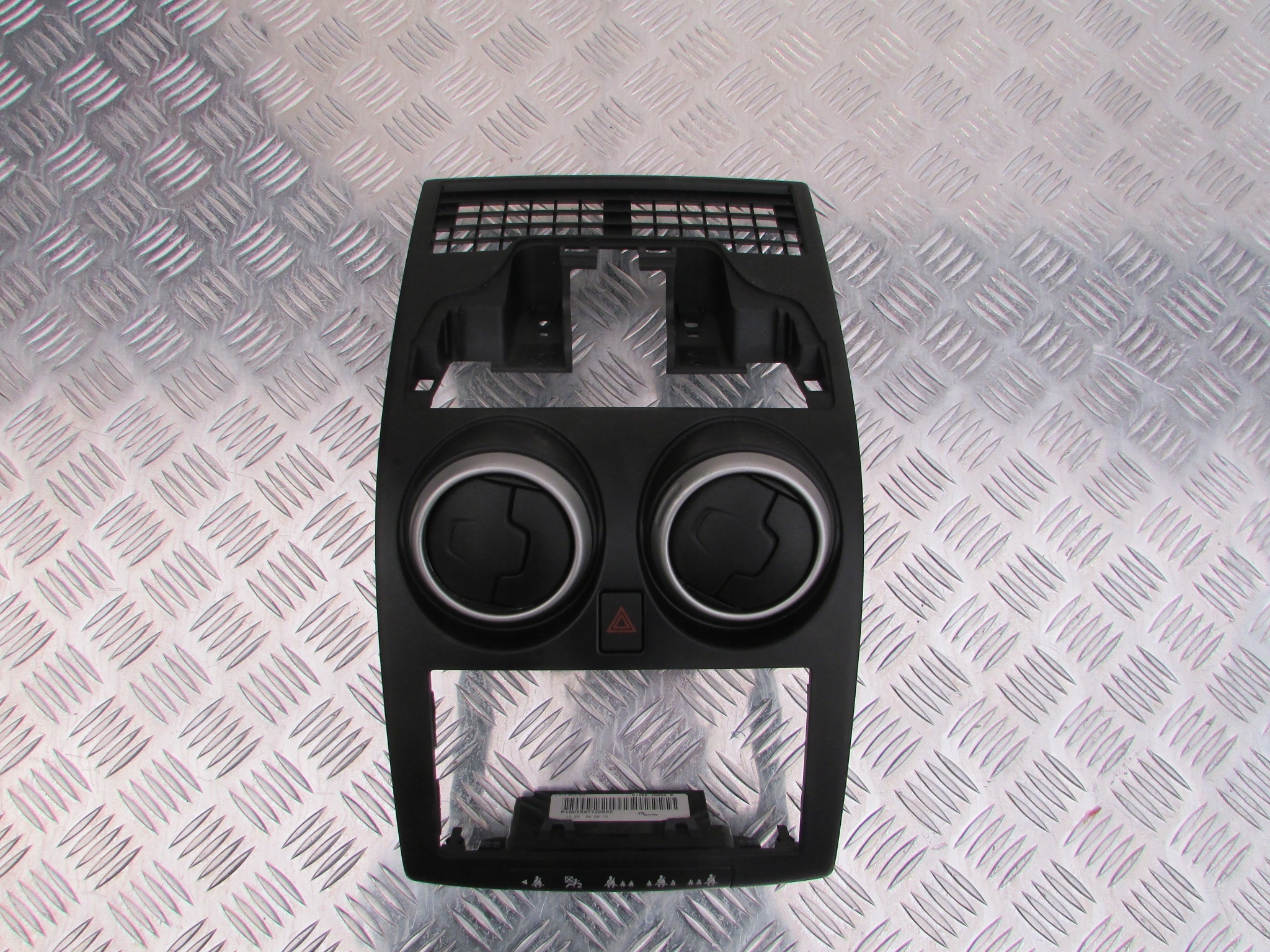 Рамка навигационного радиоприемника NISSAN QASHQAI J10 08R