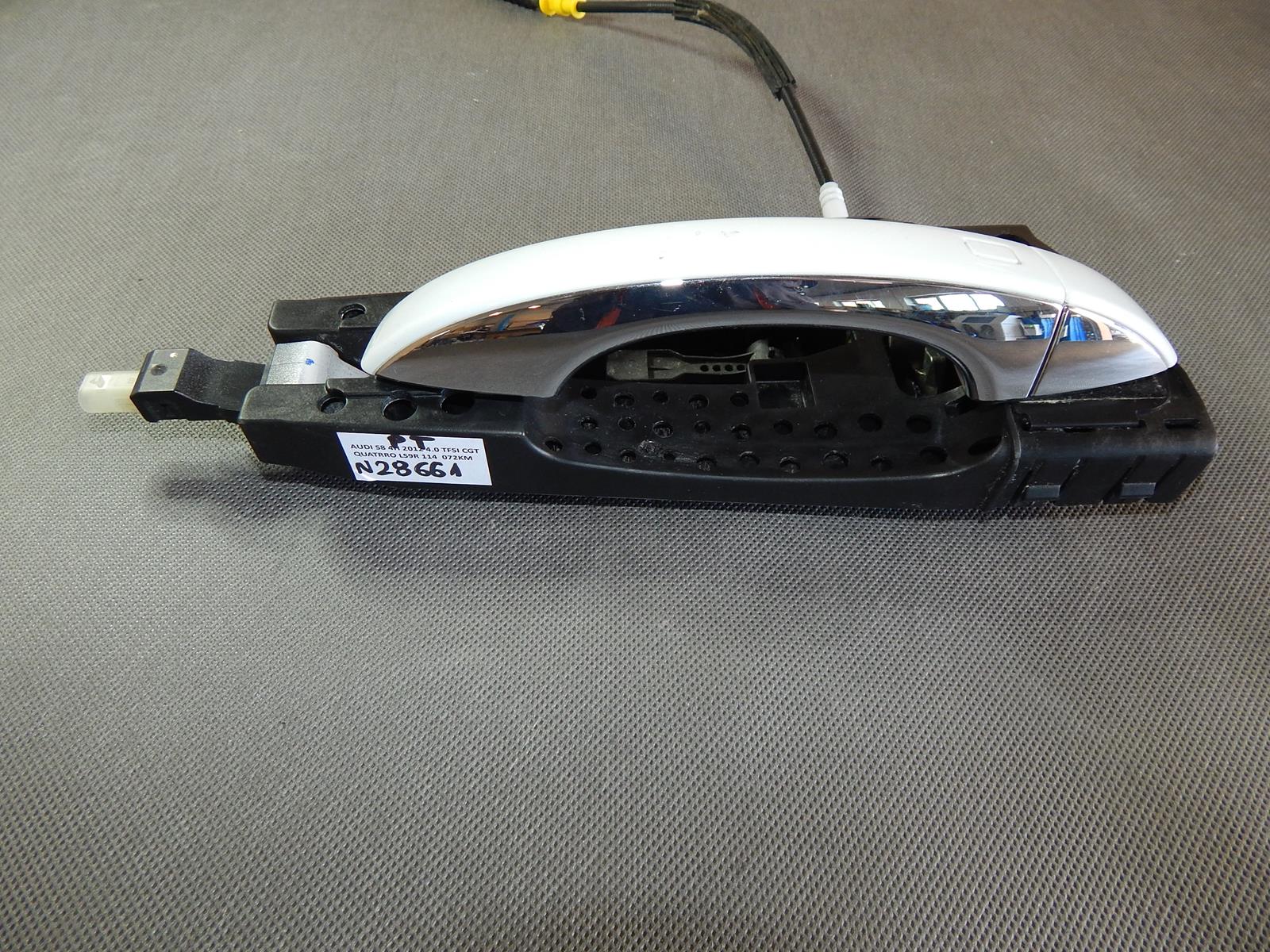 AUDI S8 A8 D4 KLAMKA PRAWY TYŁ CHROM LS9R Strona zabudowy tylne prawe