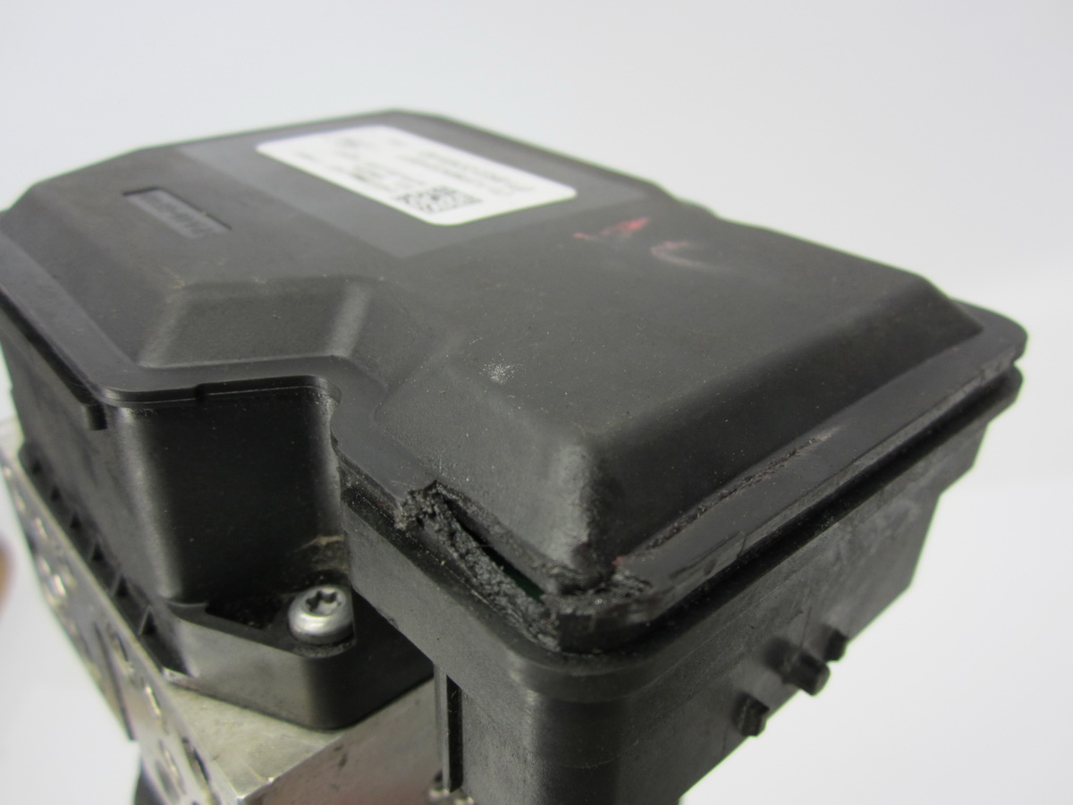 PUMPE ABS FORD MUSTANG 5.0 V8 2011