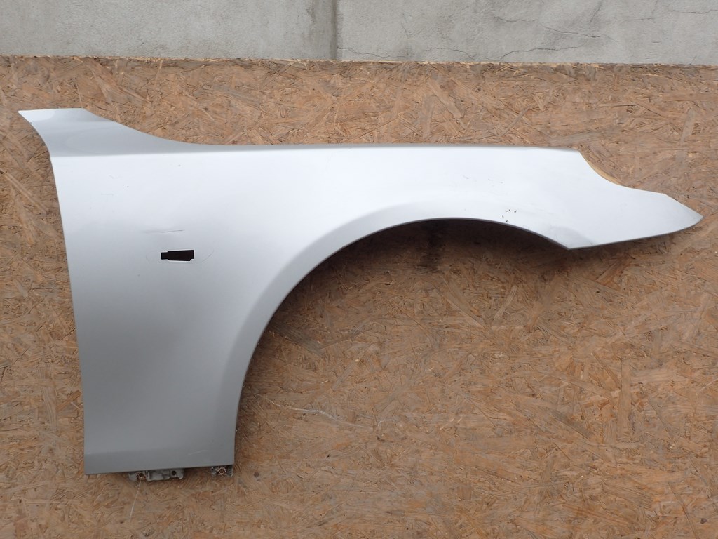 fender right front front BMW 5 V E60 E61 03-10R