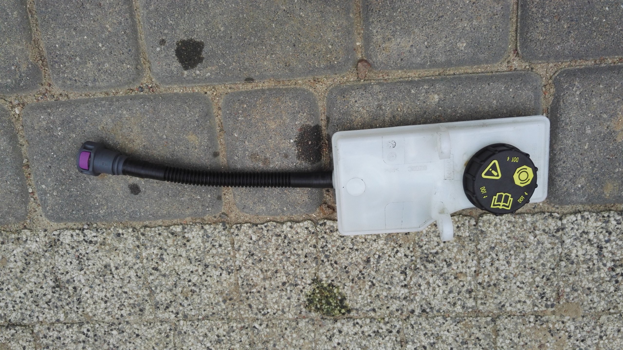 FORD KUGA MK2 LIFT ZBIORNICZEK PLYNU HAMULCOWEGO