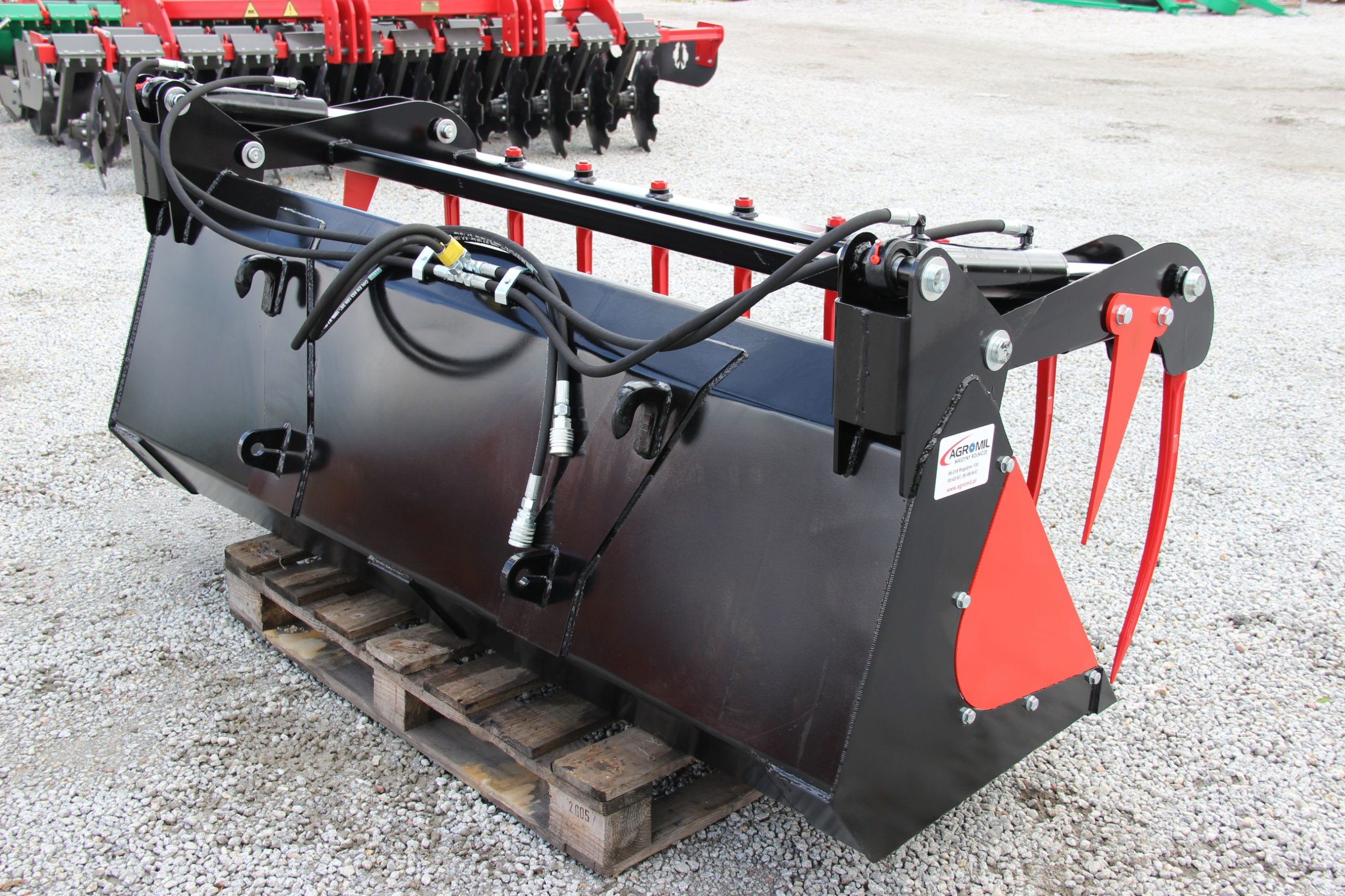 Совок ложка-крокодил фронтальный погрузчик 1,8 м ход