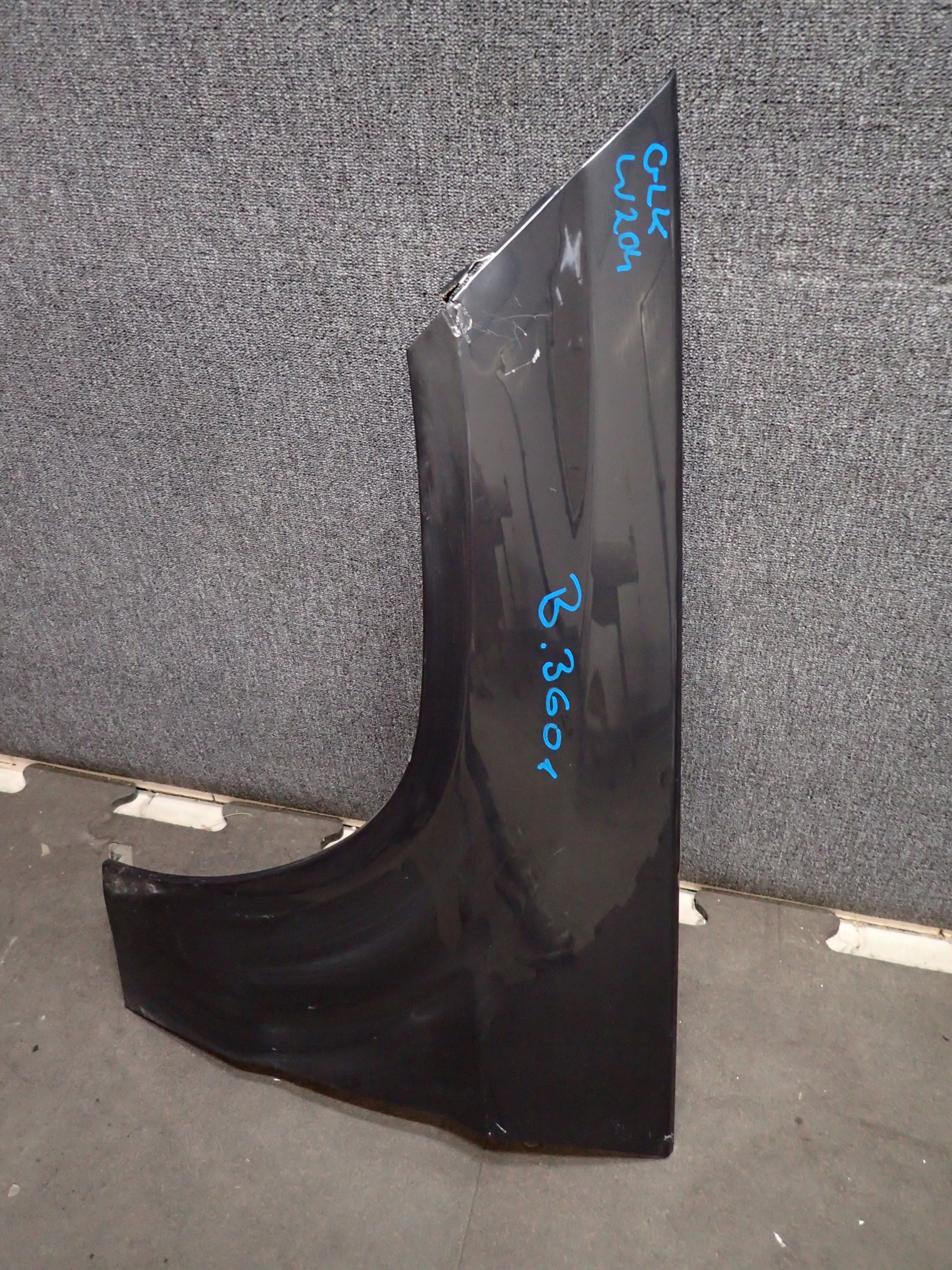 FENDER FRONT LEFT MERCEDES GLK W204 A2046810101