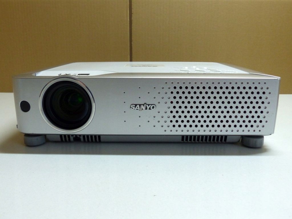 PROJEKTOR RZUTNIK SANYO PS4 FILM KINO XBOX PREZENT Marka Sanyo