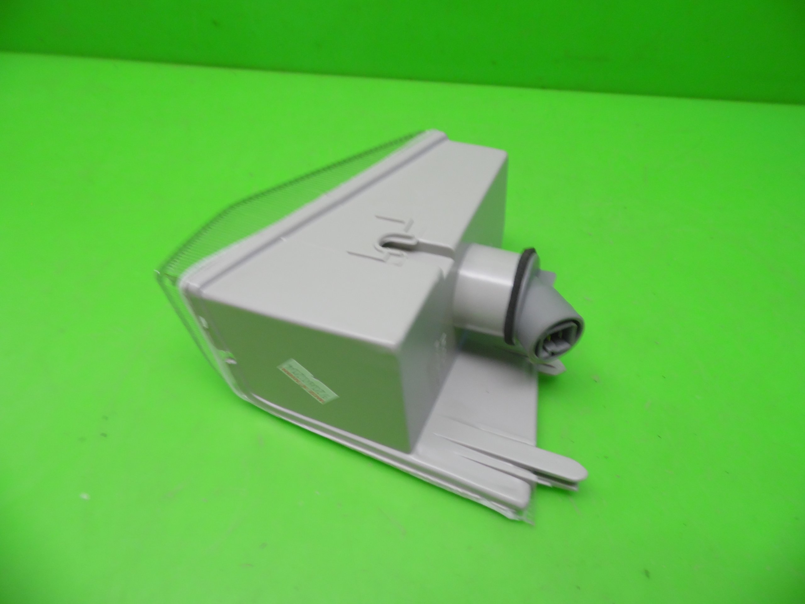 KIERUNKOWSKAZ PRZÓD PRAWY CITROEN BX II 86-93 Kolor klosza biały