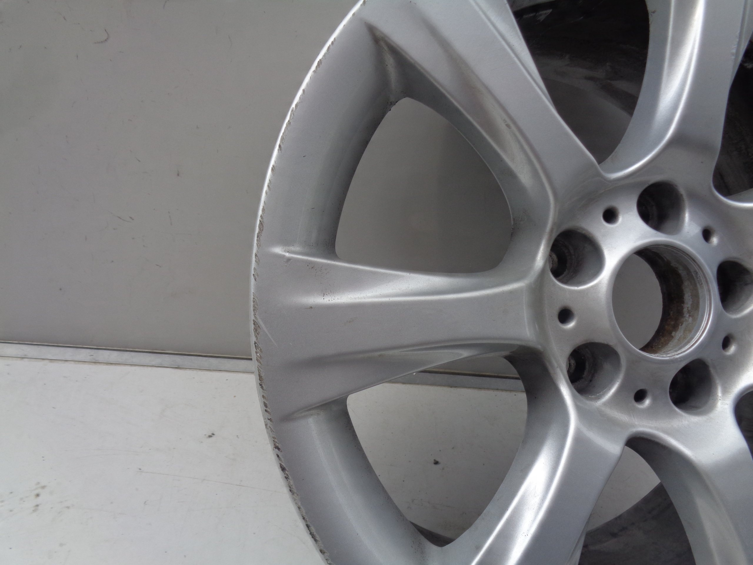 FELGA ALUMINIOWA BMW 8JX18 ET34 5X120 Średnica felgi 18