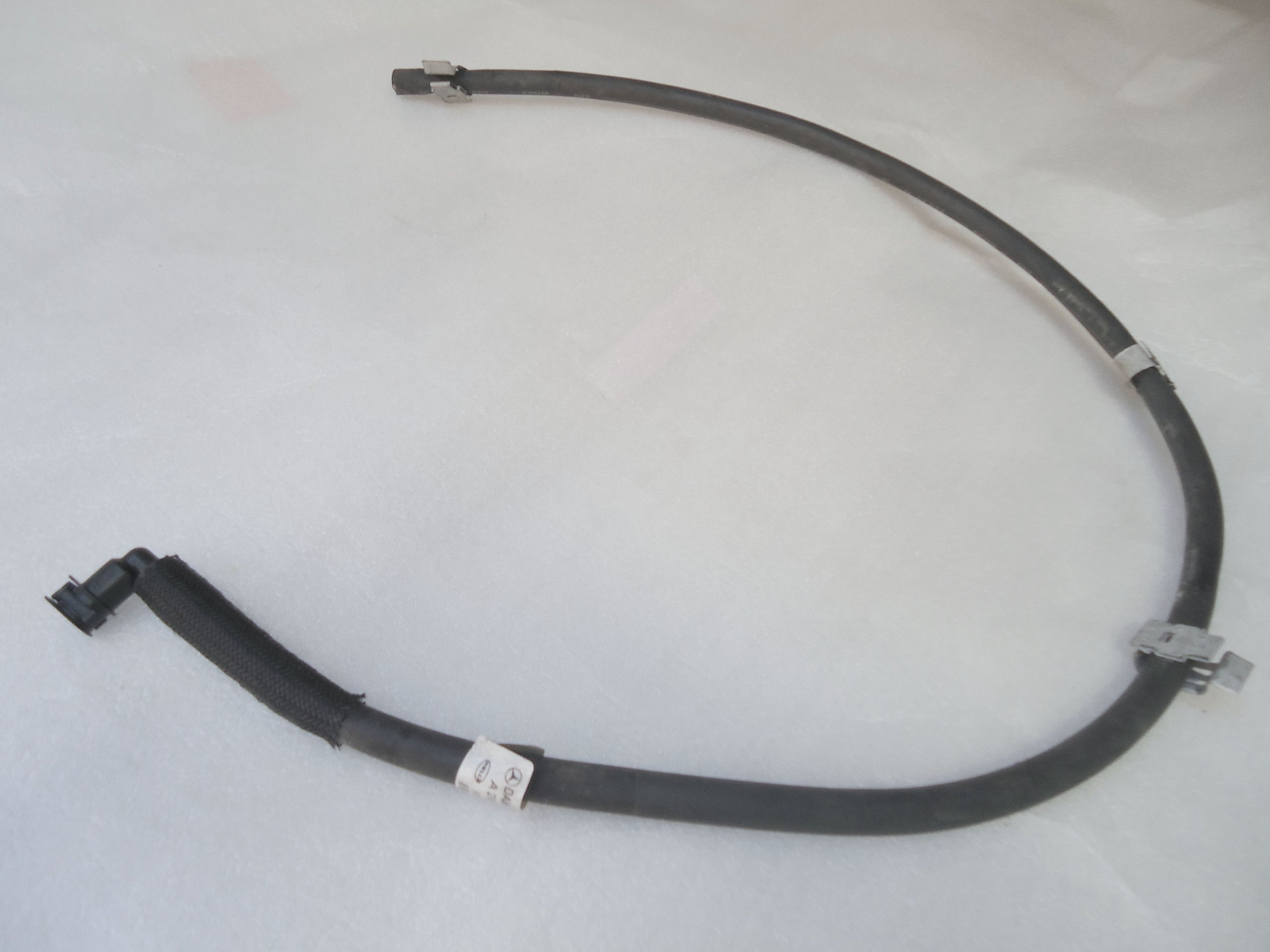 A2048300292 - MERCEDES CKLASA W204 шланг омывателя