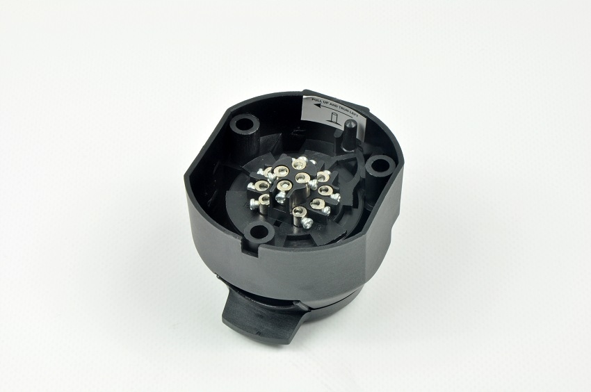 GNIAZDO PLASTIKOWE DO SAMOCHODU 13pin WTYCZKA Marka Kamar