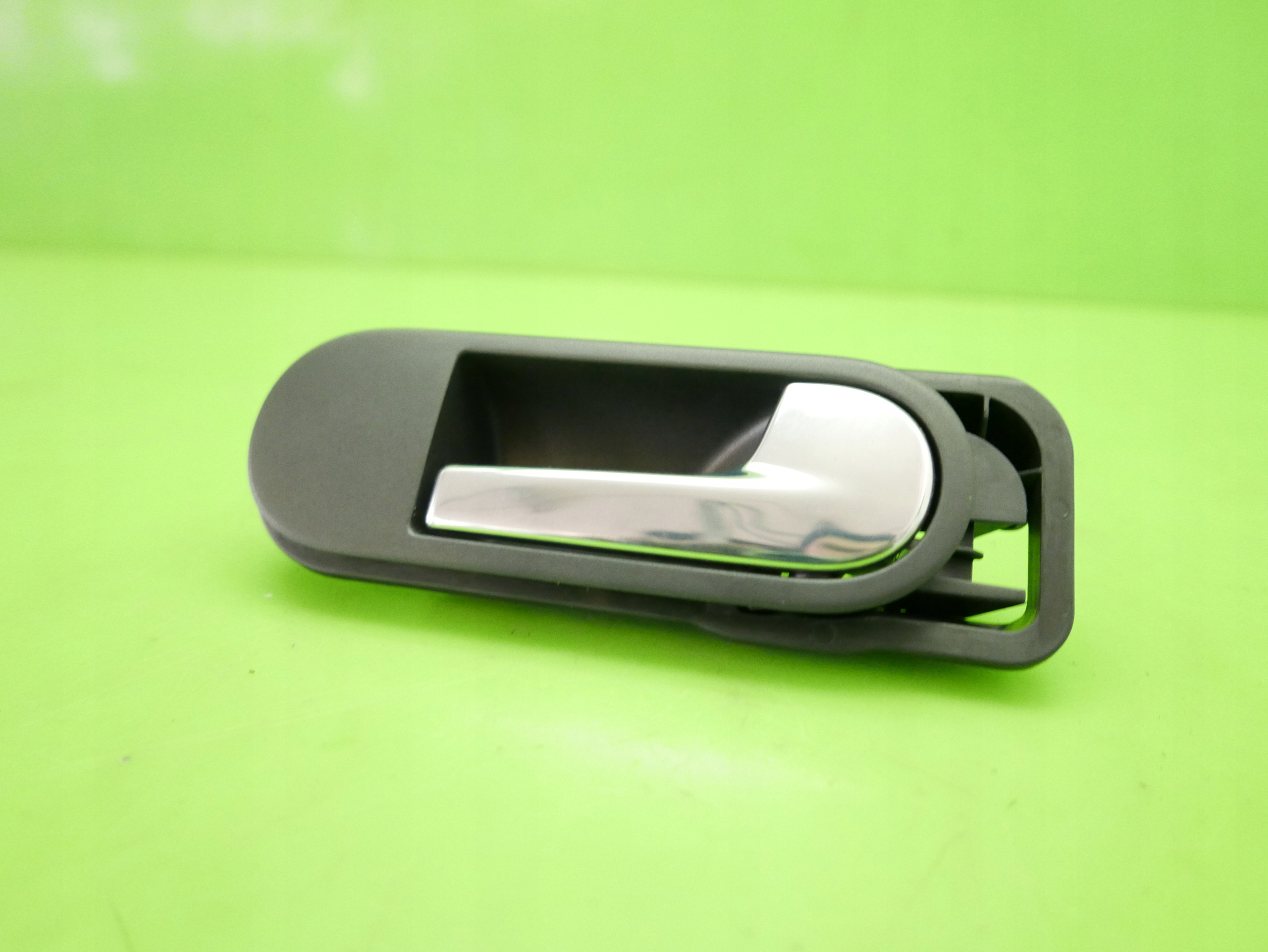 ручка двери внутренняя vw GOLF PLUS 04-08