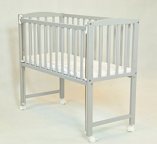 ŁÓŻECZKO DOSTAWKA OPUSZCZANY BOK KÓŁKA + MATERAC Bohater inny