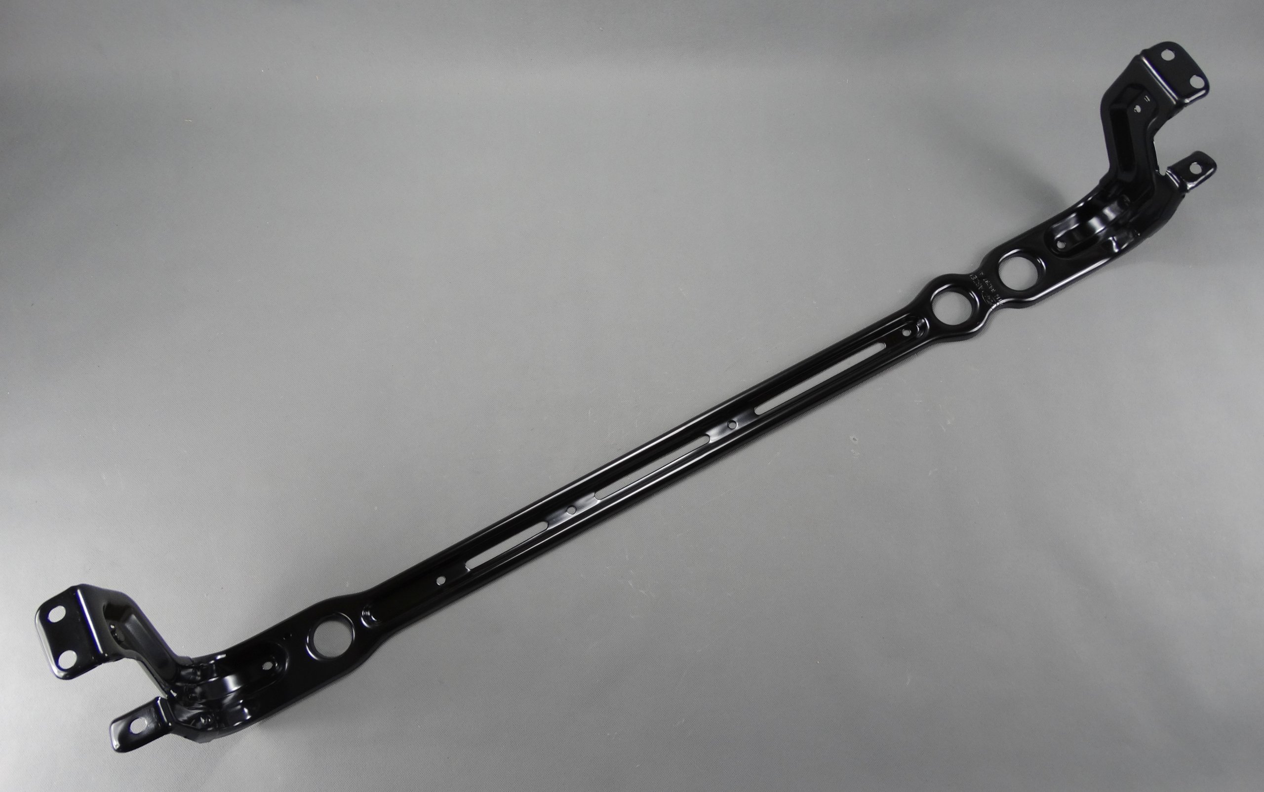 BELKA POD CHLODNICE FORD CONNECT 2002 ORYGINAL OE Part number 4572692