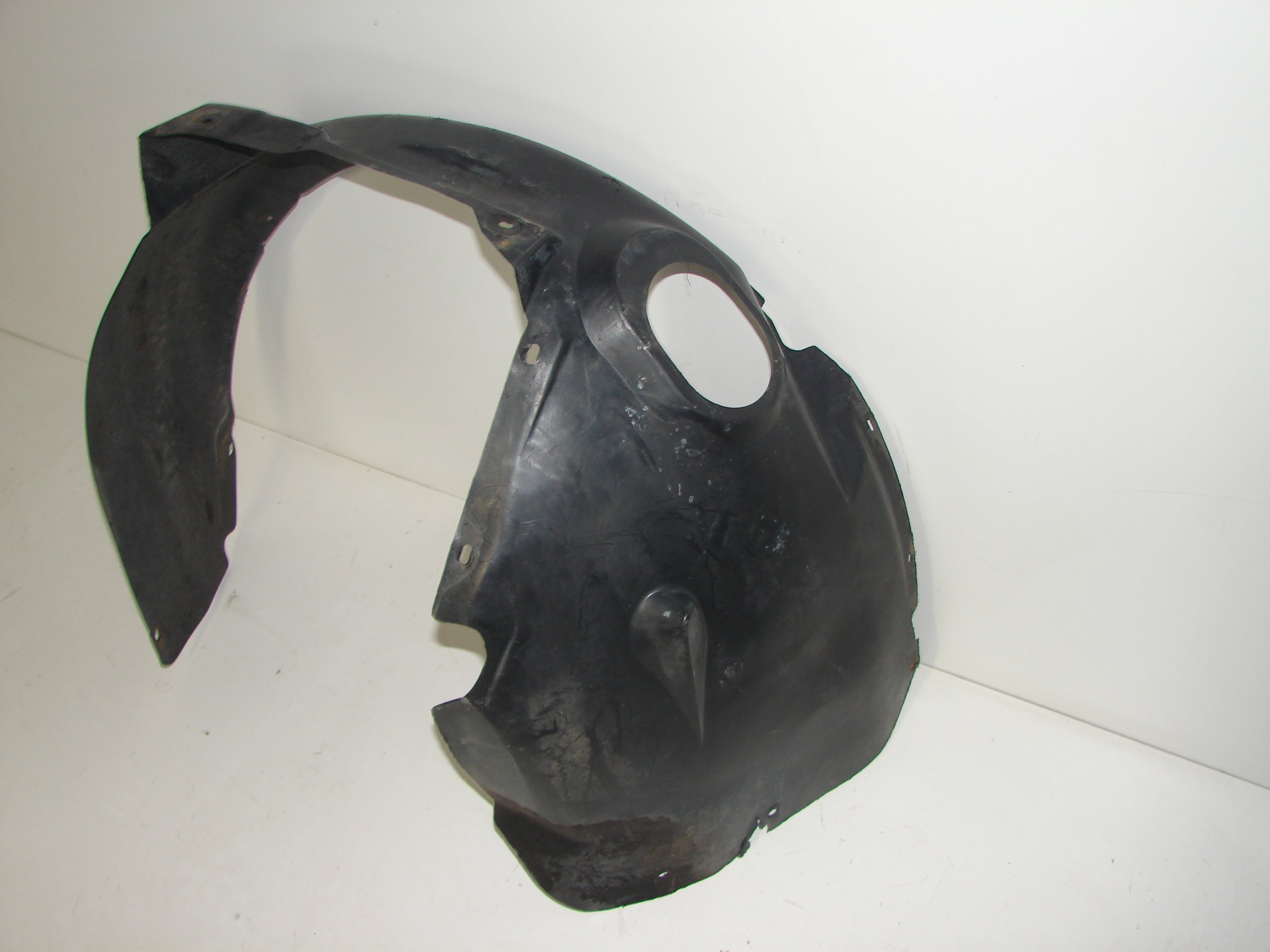 mudguard front left SKODA SUPERB and 02-08