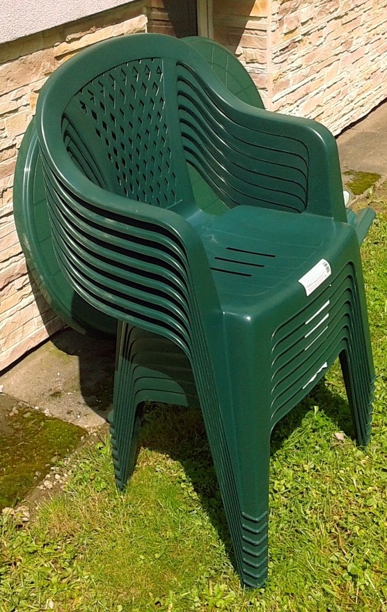 MEBLE OGRODOWE 6+1+PARASOL STÓŁ KRZESŁA ZIELONY Materiał dominujący tworzywo sztuczne