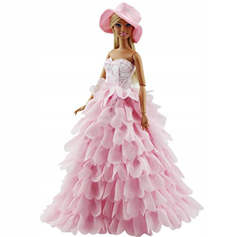 Розовое платье для куклы