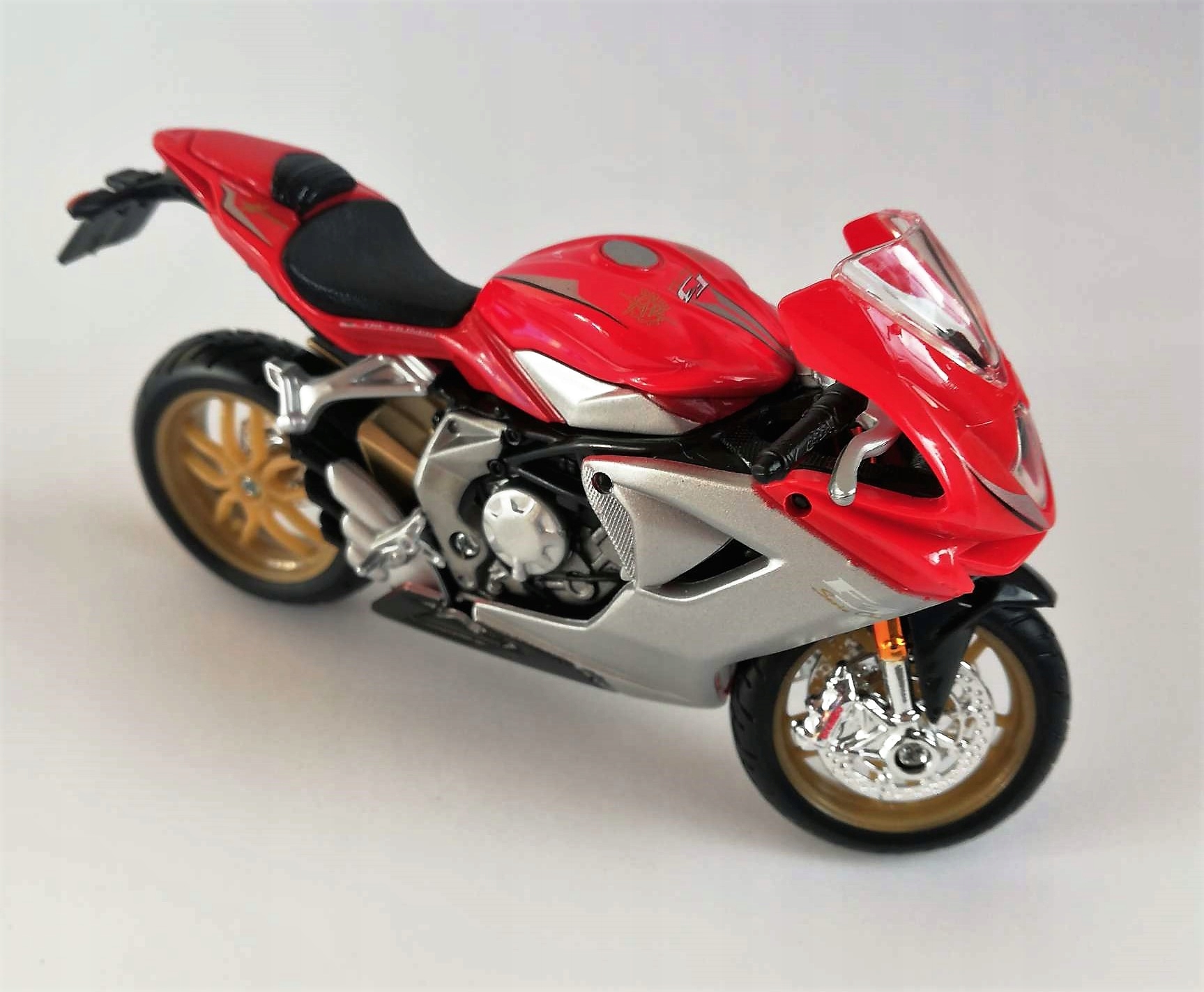motocykl BBURAGO 1:18 MV Agusta F3 Serie Oro 2012 EAN (GTIN) 4893993510009