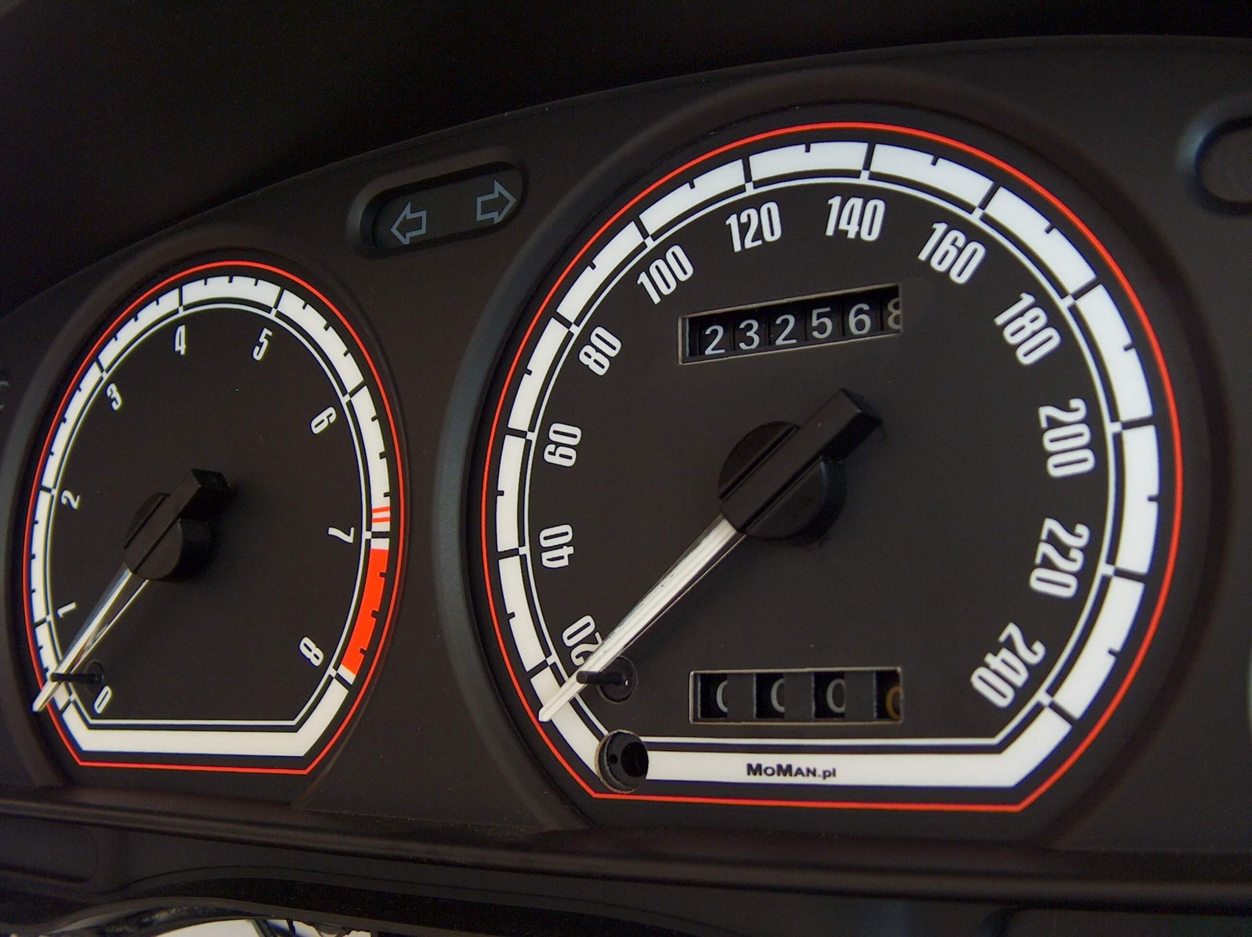 Tarcze INDIGLO licznika Ford Mondeo MK1 MK2 wzór 1 Producent Moman