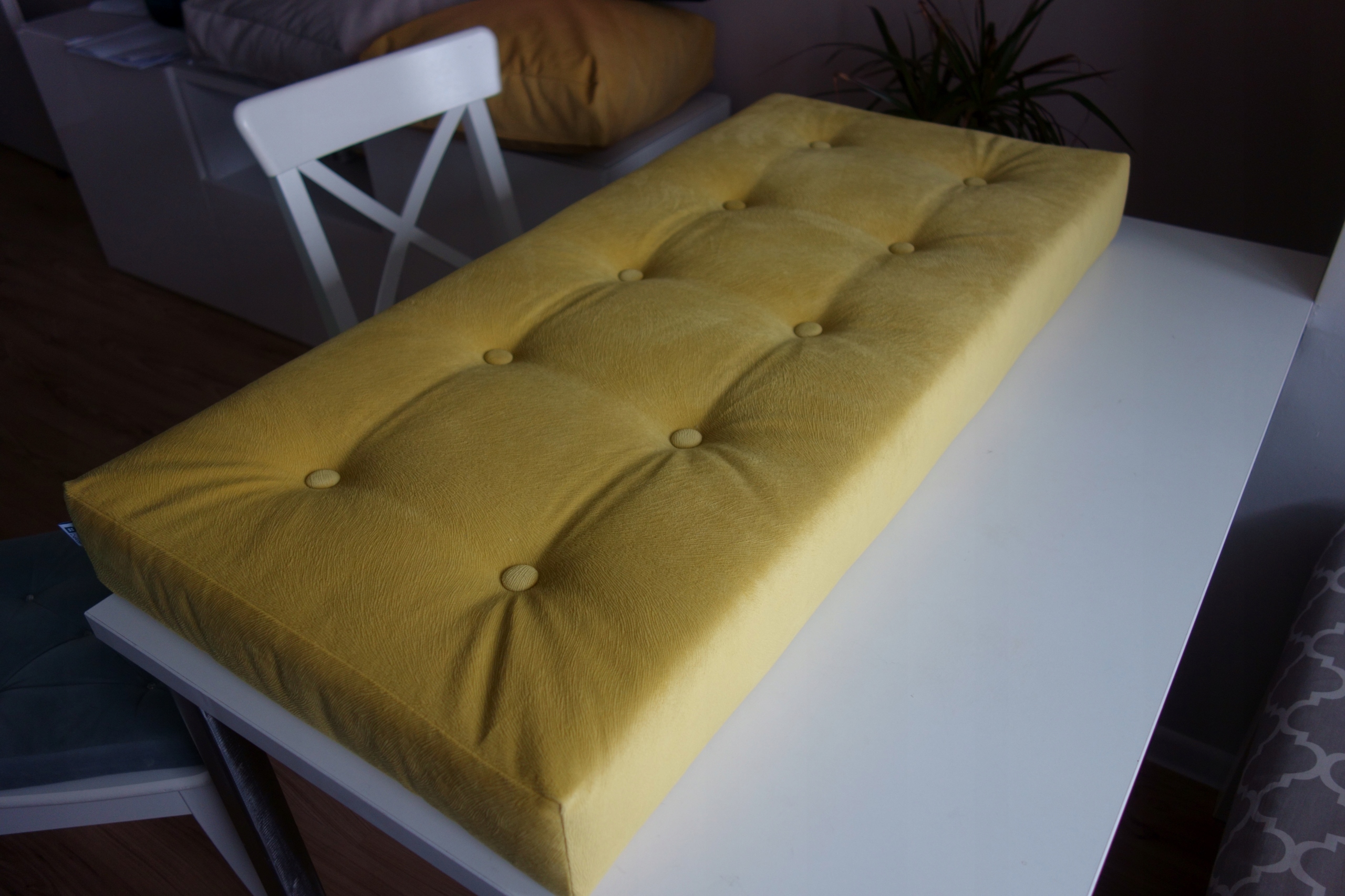 подушки из экокожи для дивана