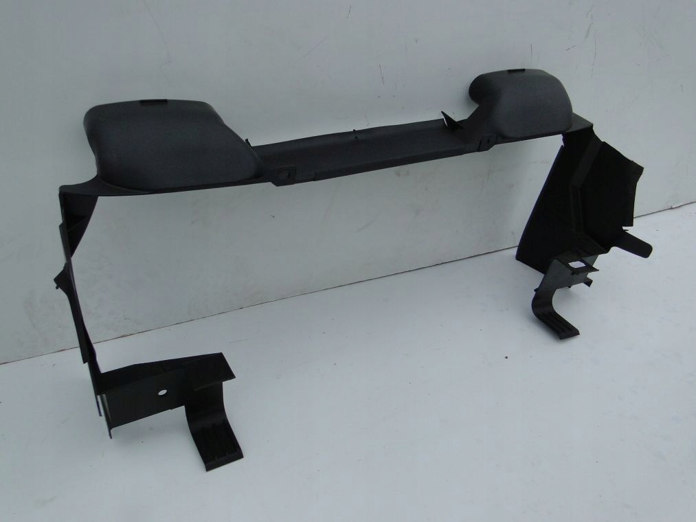 A1715050130 - MERCEDES SLK R171 впускной туннель канал верхнее крепление