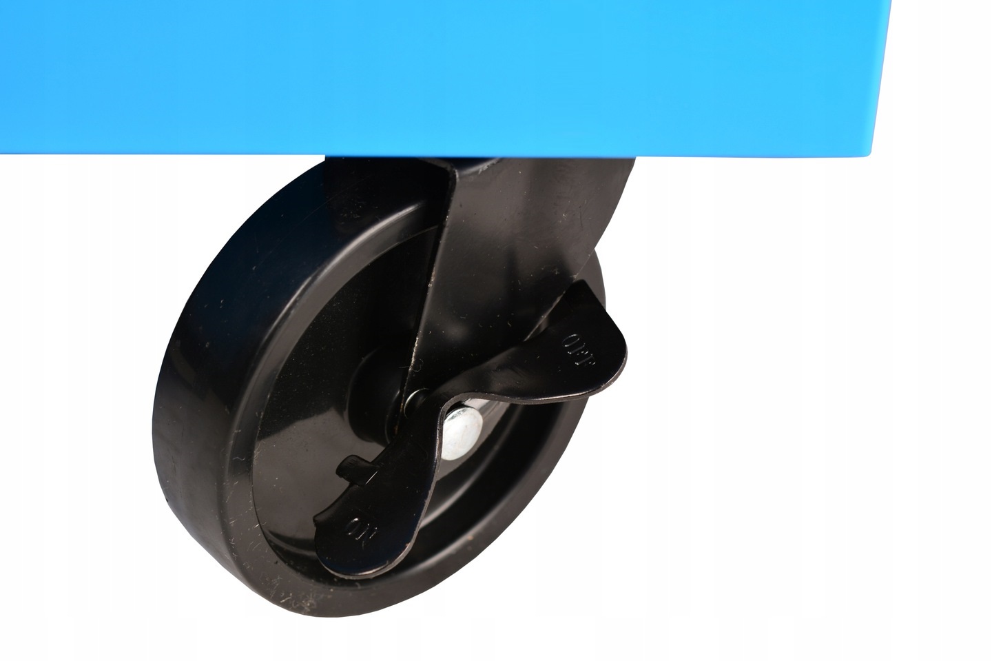 7048012c41a1a1425c29f3fb6095