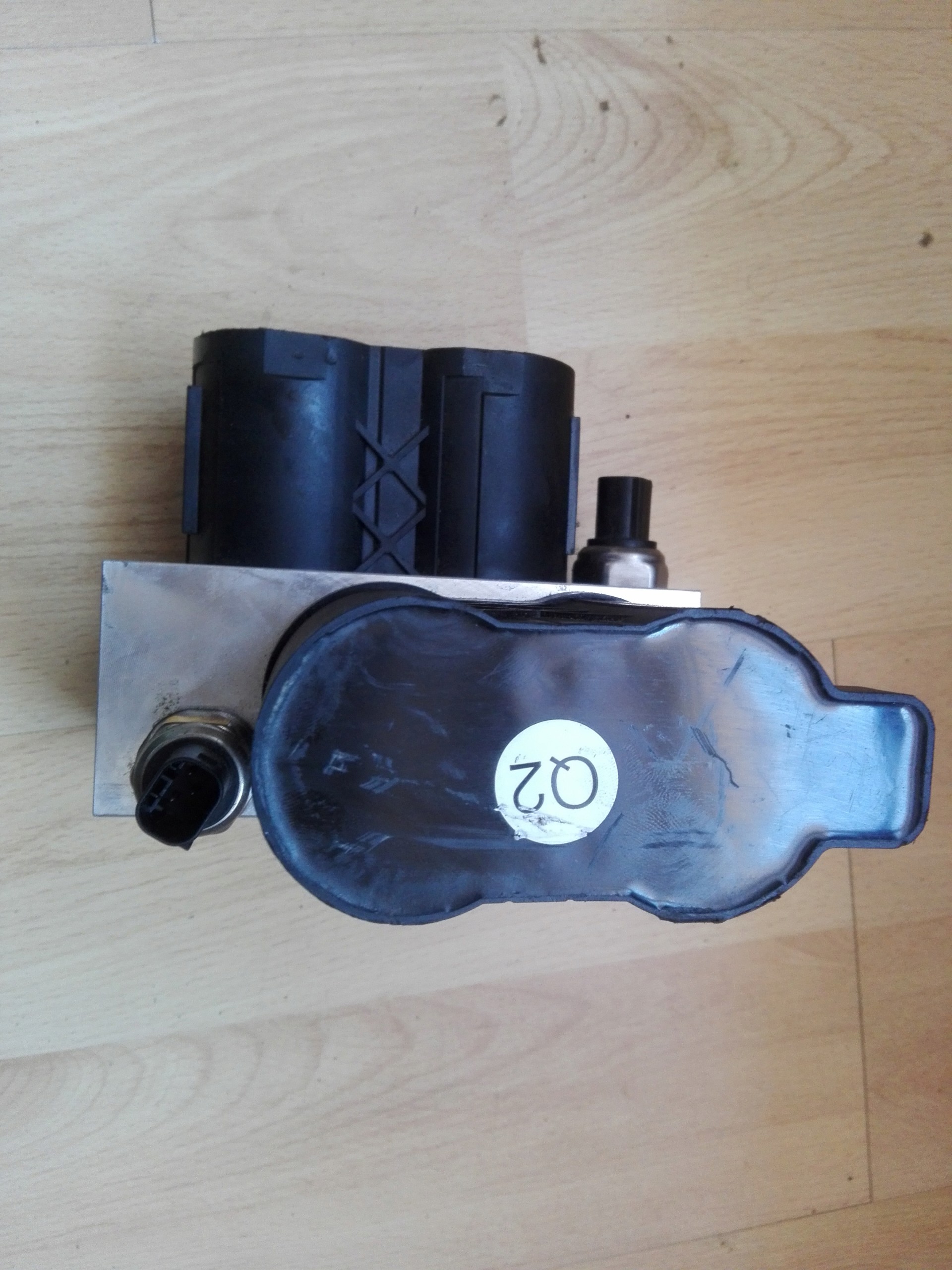 MERCEDES W221 клапаны давления ABC a 2213201058