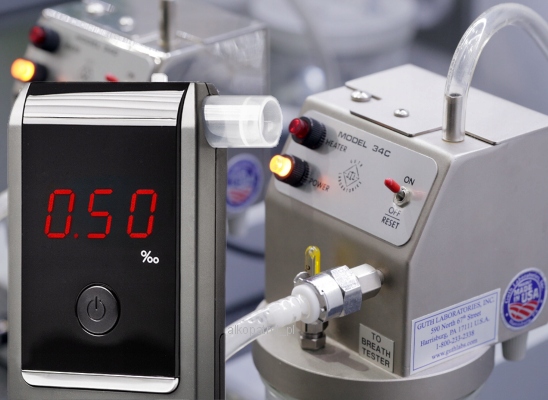 Skalibrowany jak policyjny ALKOMAT AL-8000 PLUS Model AL8000 Plus